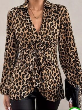 Leopard Print Tie Front V-Neck Blouse Long Sleeve Collared Animal Print LRG NWOT